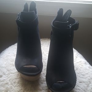 Ugg jolina open toe leather wedge